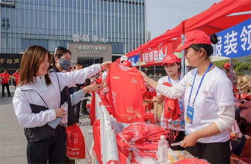 临马 “炒鸡”宠你5.jpg